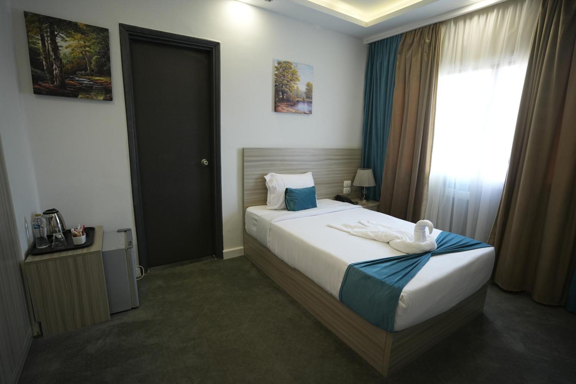 Mar Charbel Hotel Caïro Buitenkant foto